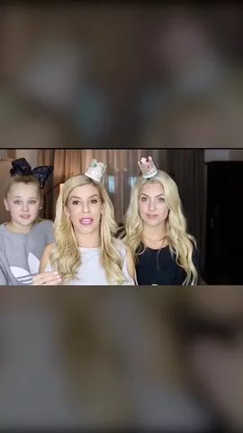 New YouTube where we try on @foreverandforava clothes 😂 LINK IN BIO! Watch and tell me your fav part for a BFF!