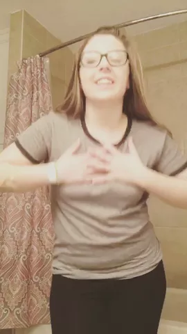Got stitches on my arm if your wondering what's on my arm 😹💯#FeatureMe #thick #dabbing #cute 