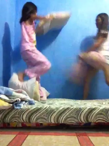 Pillow fight #lypsync#cousingoals#muser#like4like@kisharhihanna