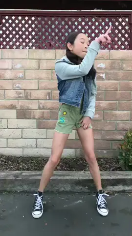 this song gives me life! 😂💧 #Finesse #FeatureMe #FeatureThis #Talent #Dance @brunomars @musical.ly