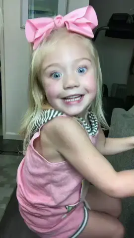 When Everleigh #FailedTheTeleport & ended up in a huge bowl of slime 😜 (YOUTUBE: Cole&Sav)