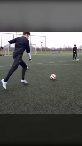 What a ping! 😱 tag Friends 🔥 #football #Soccer #calcio #featureme #featurethis