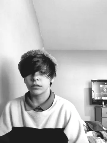 ~I'm gonna do a Q/A because I'm getting close to 700 fans, and i think 15 k hearts, so ask away~ #QandA #Ftm