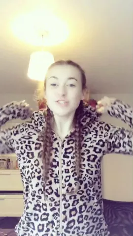 Like if you're older than 6☺️❤️#welovepopstar#separateurbody#bodylikeacroissant#summervibes#musicallyuk#l4l