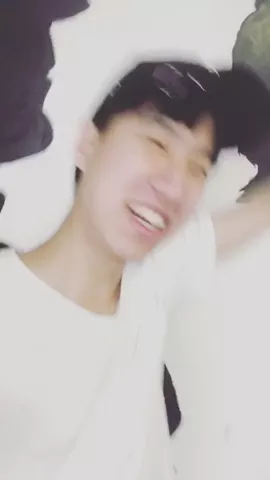 #我想上精选 #一笑而过