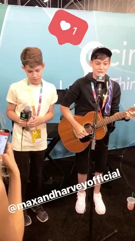 @maxandharveyofficial blowing our minds at the What's Trending booth at #vidcon Stay tuned on live.ly for more.