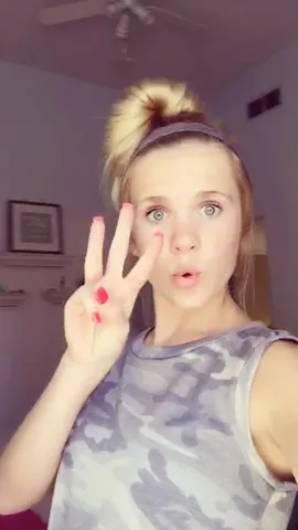 1,2,3,4, u know what I'm waiting for...:)💋 #likeforlike #featureme #featurethis