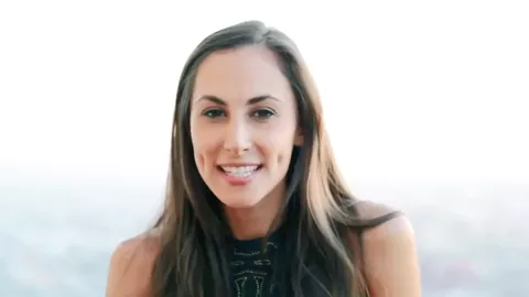 Follow @juliapricemusic - singer/songwriter going live on WT from 5-6pm PST!! #juliapricemusic #talenttuesday