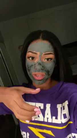 I TIRED NOT TO LAUGH SO HARD BC MY FACE MASK WILL CRACK OFF OMG
