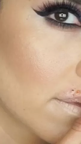 Special Effects Make Up //Recreation of an Herpes to show how to cover it and heal it.  #makeup #sfx