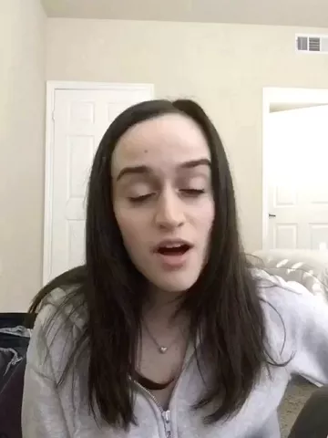 Live today with @sydneyalton16 make sure you follower her and join the live.ly for music Monday! #featureme
