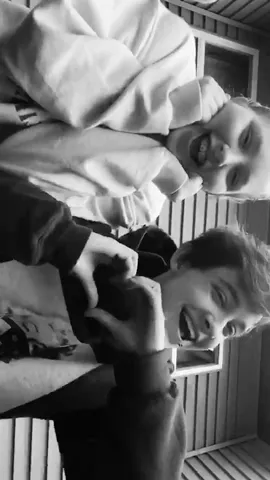 We all belong right here together 🤞🏼❤
