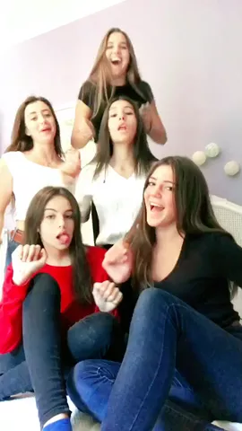 #storia @ninazagoo @vittorialocatelliii @laurawernerr @romanottavia vi amo troie