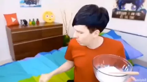 #amazingphil I love Phil he is so weird