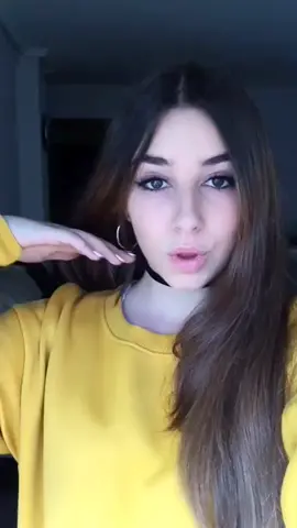 No sere yo un pollito con esta sudadera, si porrr 🐣💛