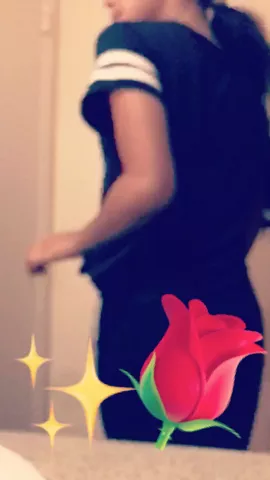 Double tap when I spin! Comment leggings or sweatpants? I like sweatpants better😊