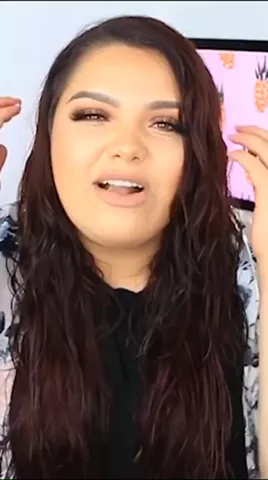 Who knew you could scrunch you hair with soda! 💁#HomeBeautyHacks