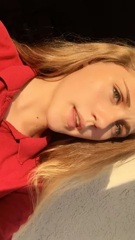 Omg I’m on the moon!😱🌚