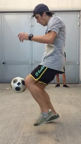 In Slowmo seems to be easy 😱 Rate this 1-10 😳 #football #Soccer #skills #featureme #featurethis @musical.ly 