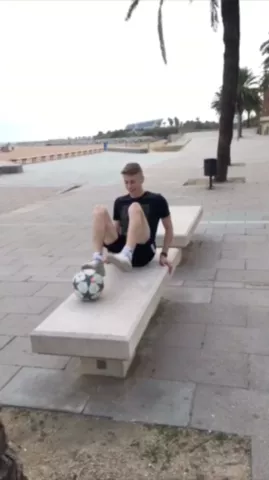 With @anas.freestyle 🔥🔥 Tag the best footballer you know!👉 #football #Soccer 