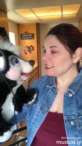 If you like ventriloquism be sure to check out @christinebarger  3-5p PST #HeadphoneChallenge #MuserComedy