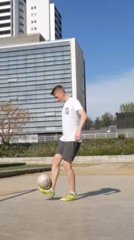 When you want to workout but you’re obsessed with football🤷‍♂️🤷‍♂️😂 #football #Soccer