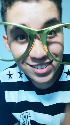 inspirado na @anandamoraisoficial amo os estilos de musically dela 💙