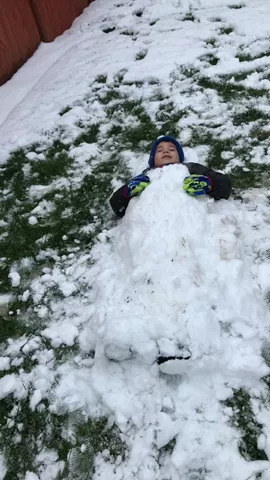 Anderson is super comfortable in is snow blanket and pillow😂 #instagramcheck 