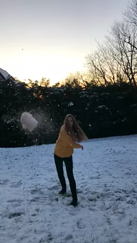 Eltaláltalak! 😎😂❄️ #sslowmotion 