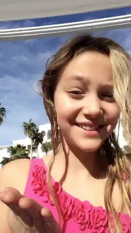 WYR go skiing or swimming?? #lipSync #mexico #question #sunny #kpop #transition