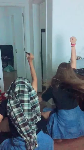 Quando você é funkeiro e gosta de música calma!! 😂😂😂😂 #SlowDaKikada @sofiasantinoo 