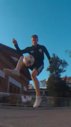 Which angle do you think looks better?!🤔🔥 #football #Soccer #sports #talent