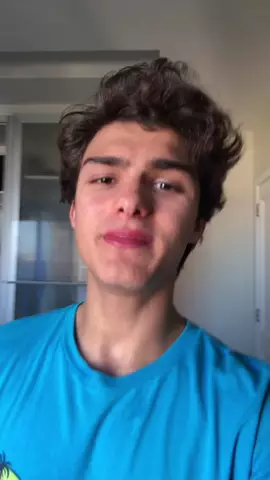 Quando alguém vem esfregar a nota na minha cara 😂😂 #comédia (YouTube: Daniel Netto)