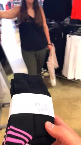TRICK-SOCK CHALLENGE! 🙌🏻🔥😊 DOUBLE TAP if you ❤️ shopping! #featureme #featurethis #trickshot 