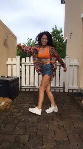 Comment your birthday🧡 #shuffle#dance#germany#shuffledance