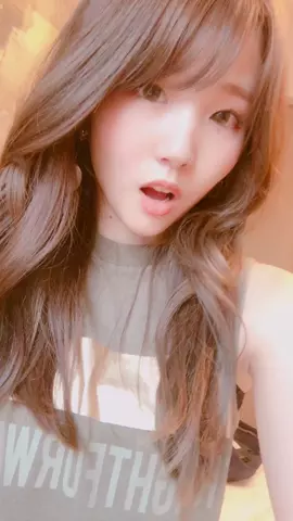 こんな出来栄えで実はめっちゃ頑張って撮ってるんです笑あと、髪も切って色も変えたんやけどどうかな😗#ティックトックオーディション #ファッション大賞