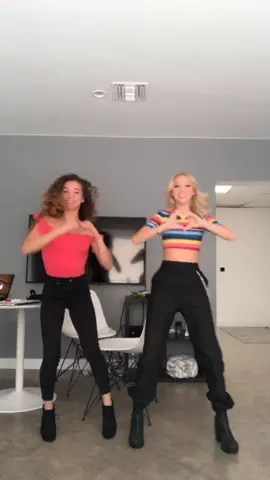DO YOU LOVE ME 💕🤦🏼♀️ ig- jordynjones @sofiedossi