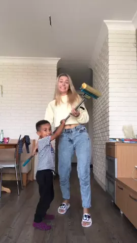 Когда родители попросили прибраться 😂 кому знакомо? 😜 when mommy asked to clean the room 😂
