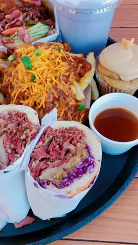 EatWithMe #food#tiktokfood#foodies#lovefood#tiktokcreator#lunch#brunch#dinner#imhungry#challenage