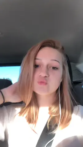 Should I dye my hair pink again?? Peep my shake 👀 #foryoupage #featureme #lgbt #tiktok