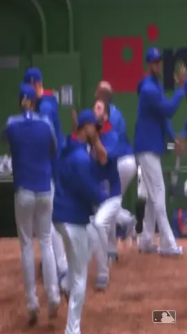 Bullpen party = best party 🕺#baseball #sports #chicagocubs