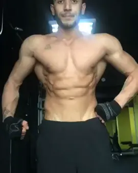 #turkey #manken #Fitness #yarışmacı #denizli #fitbody #sixpack #flexible #poz