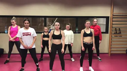 Pour vous montrer mes cours de danse voici une chorégraphie avec mes élèves!❤️