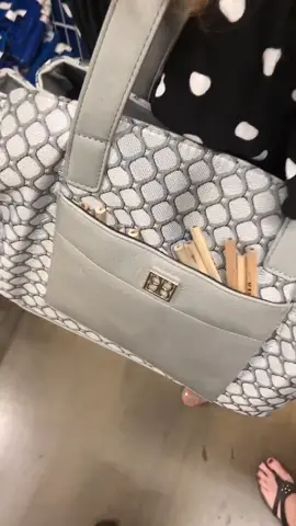 How many #ikea pencils did I put in her bag? #prankwars #foryou #tiktokaustralia #prank #notfunny?