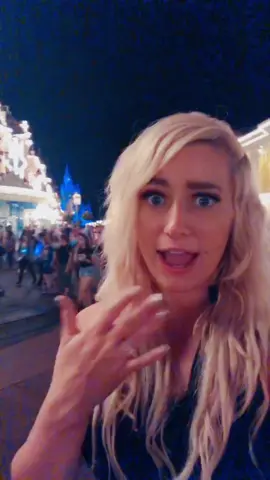 Who am I meeting at Playlist Live this weekend?! Come say hey & make a vid w/ me if you see me👀💕