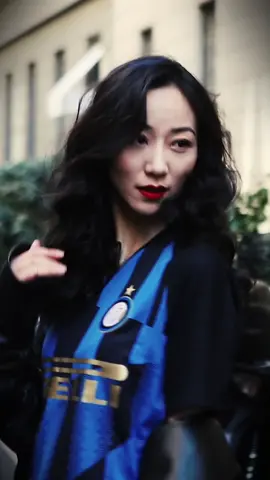 Actress and singer Han Xue with our special #derby #jersey 😍 #football #inter