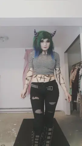 Don't be fake. #demongirl #demon #alternative #altgirl #sindicate #girlswithtattoos