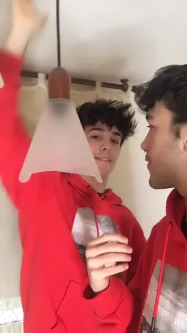Siamo Troppo alti ☹️ // puoi mangiare solo un cibo che inizia con la lettera del tuo nome, cos’è? ❤️