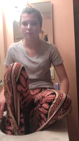 Don’t ask why she’s in the sink- #foryou #foryoupage @jademelodyy