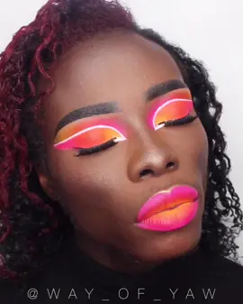 Hi guys! Here’s my compilation video of all my most ICONIC looks! Hope you all enjoy! 💖💜💙💚🧡🧡❤️